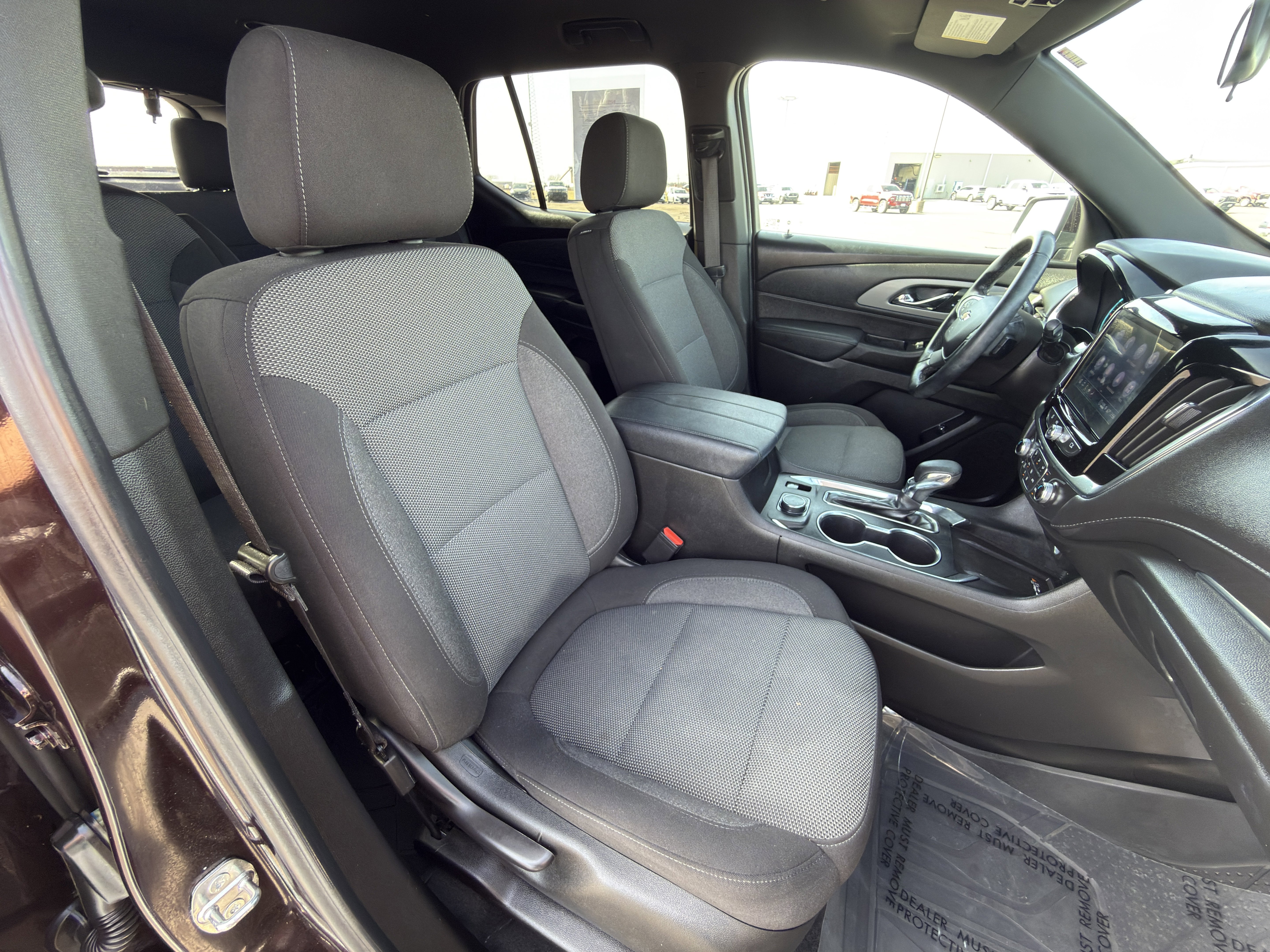Used 2023 Chevrolet Traverse LT image 12