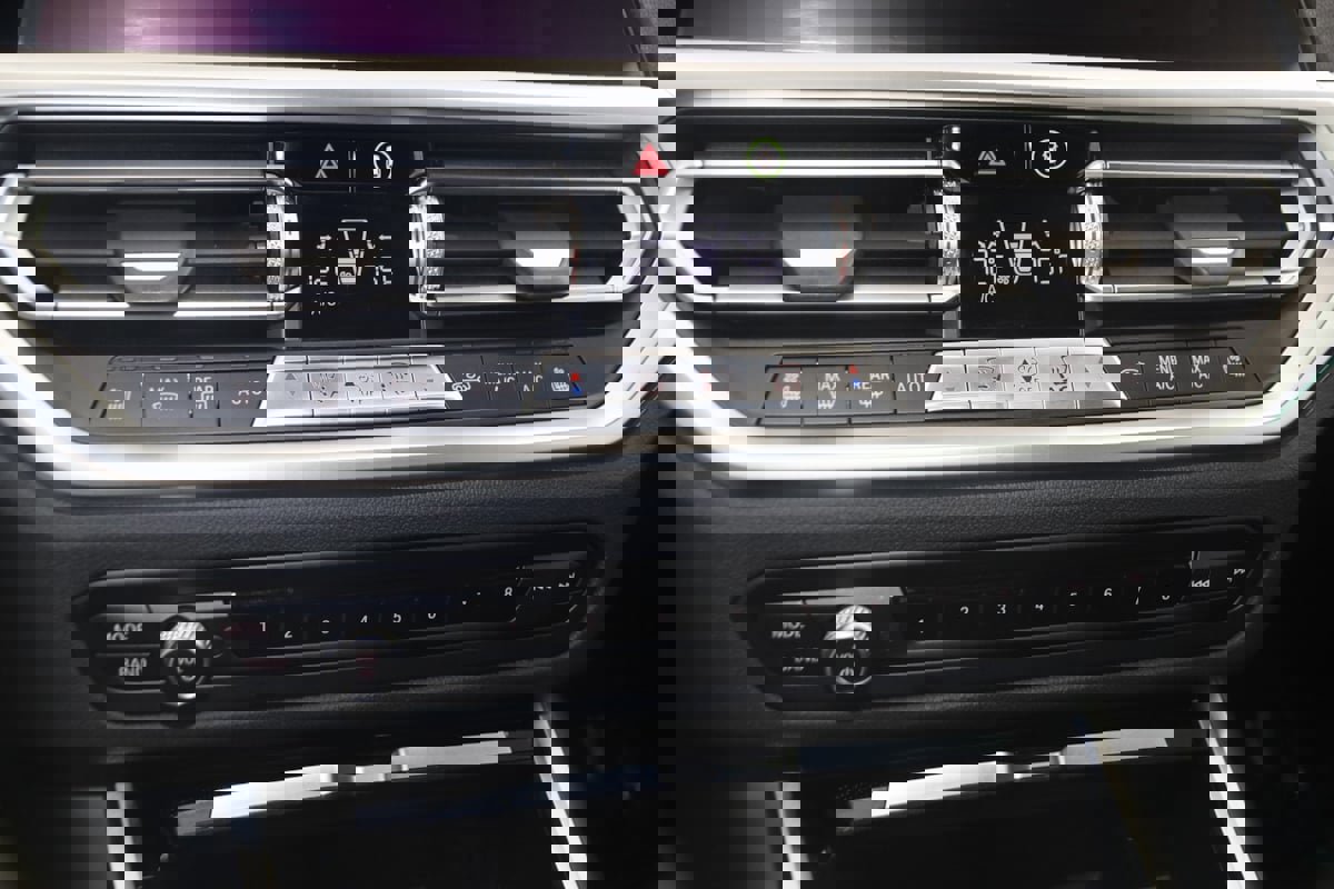 Used 2021 BMW M4 Coupe w/ Executive Package image 47