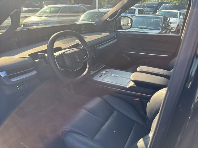 New 2025 Lincoln Navigator Reserve w/ Jet Appearance Package image 16