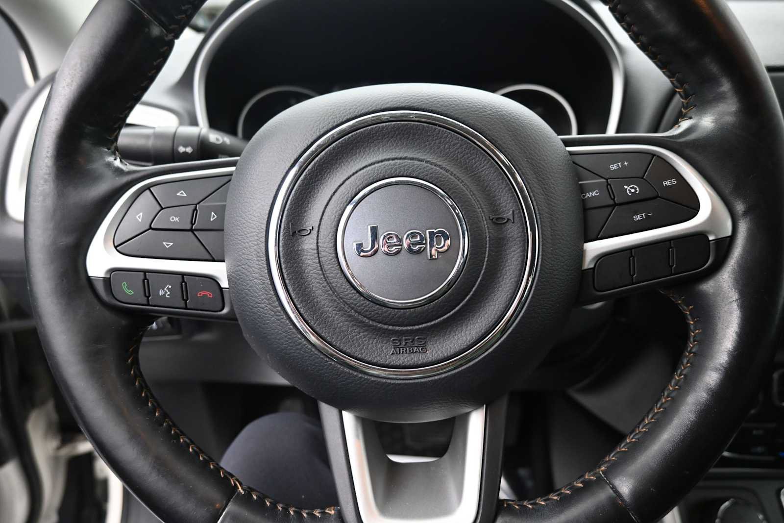 Used 2019 Jeep Compass Latitude w/ Cold Weather Group AWD/4WD image 6
