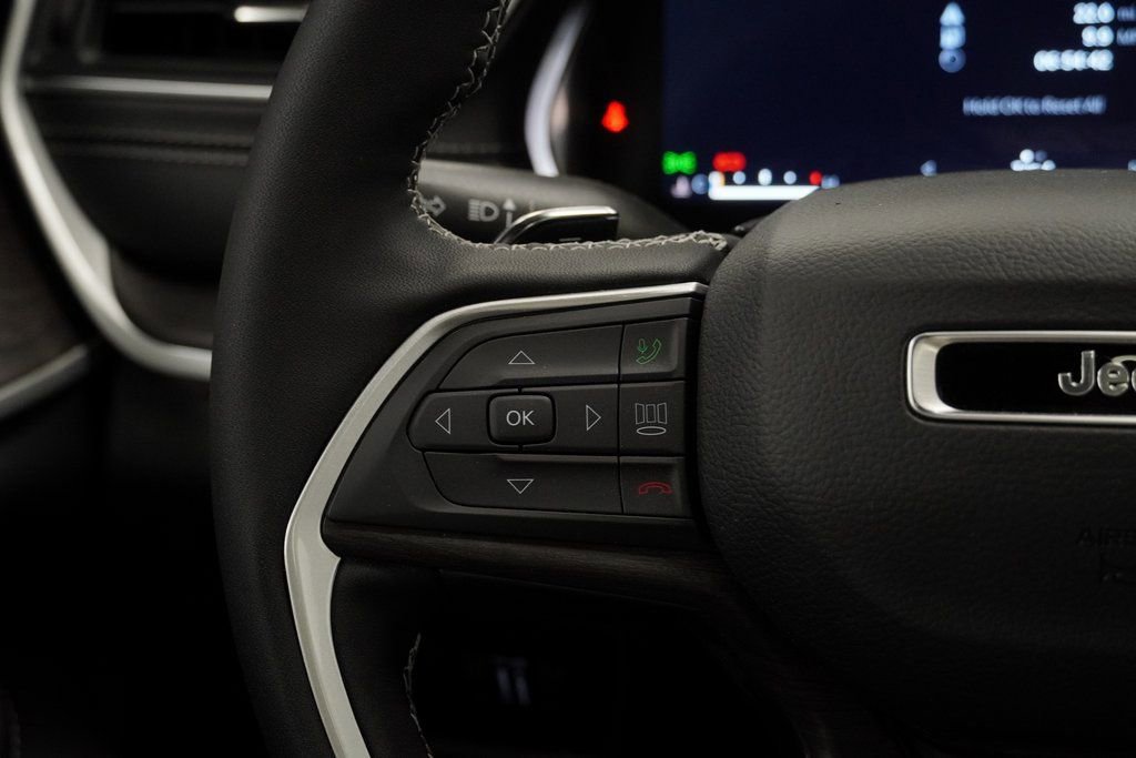 New 2025 Jeep Grand Cherokee L Limited image 29