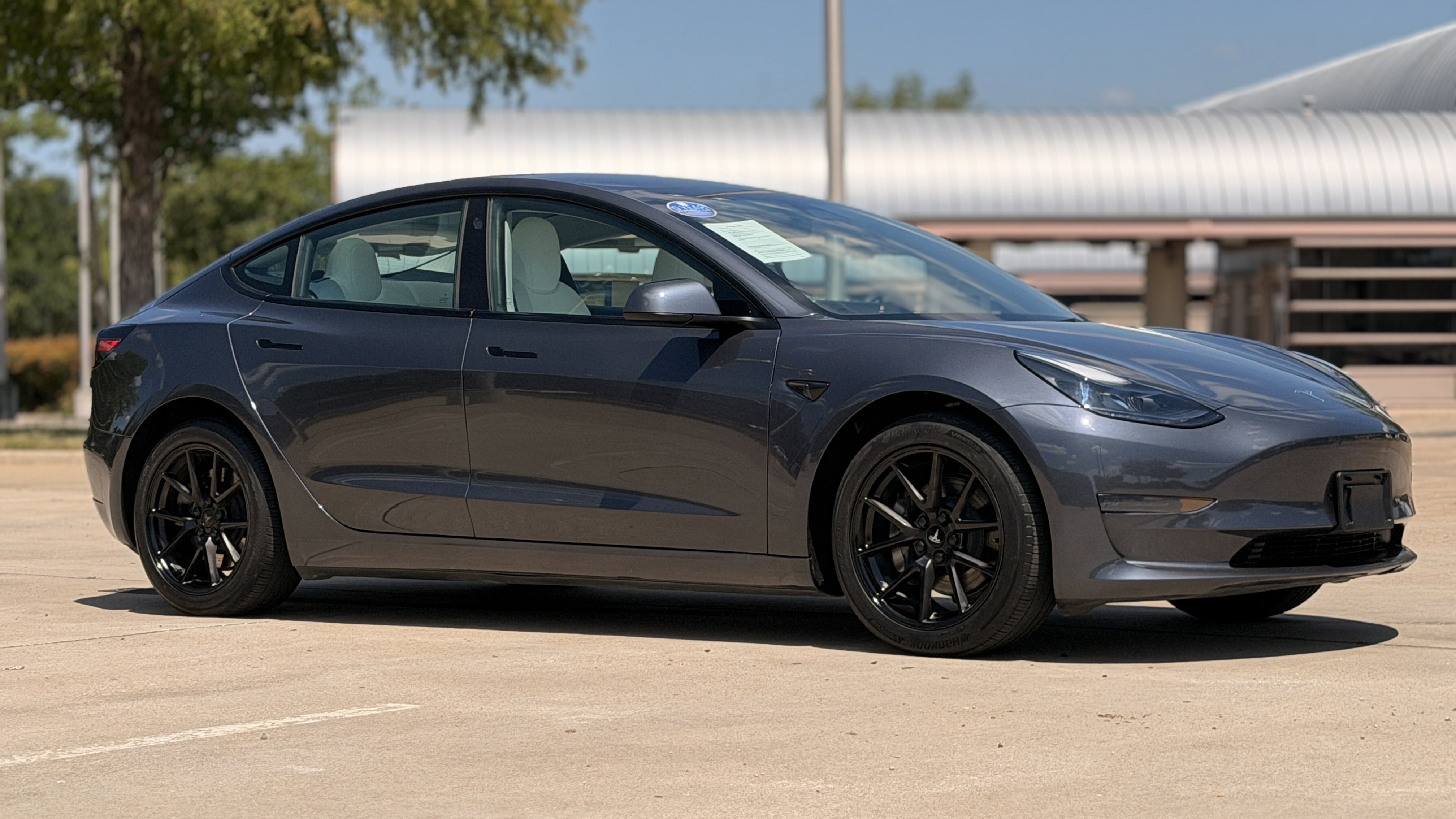 Used 2023 Tesla Model 3 Standard Range RWD image 1