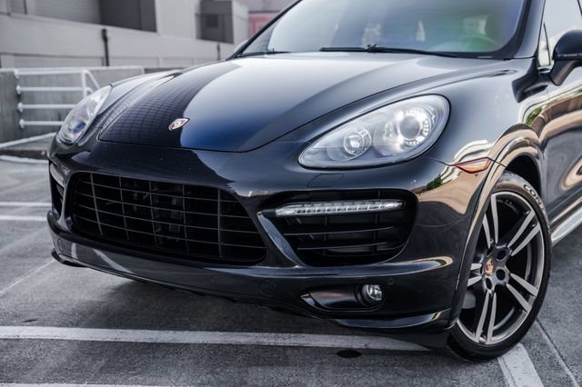 Used 2014 Porsche Cayenne GTS AWD/4WD image 22