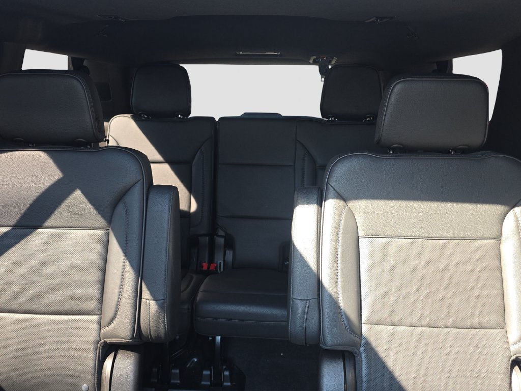 Used 2021 GMC Yukon Denali w/ Denali Premium Package AWD/4WD image 12
