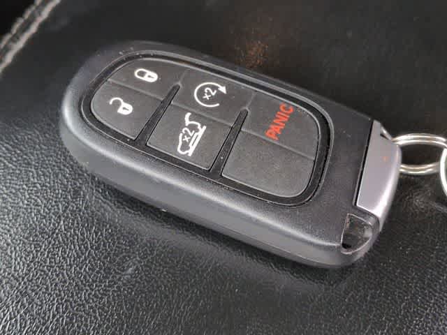 Used 2020 Jeep Cherokee Limited image 26
