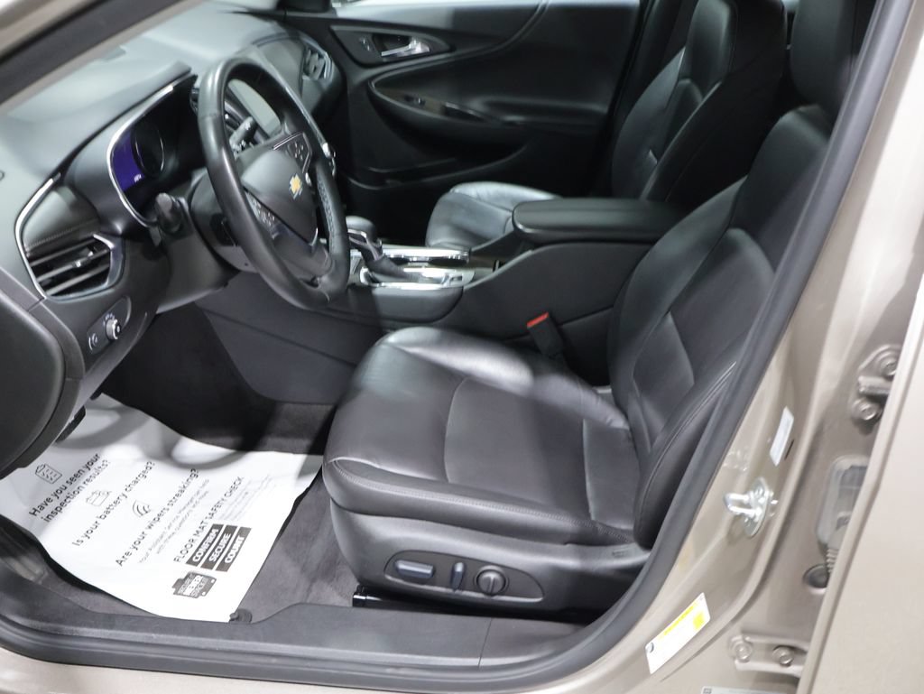 Used 2024 Chevrolet Malibu LT FWD image 11