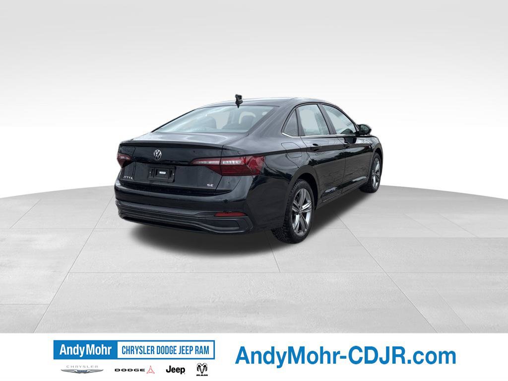 Used 2024 Volkswagen Jetta SE FWD image 7