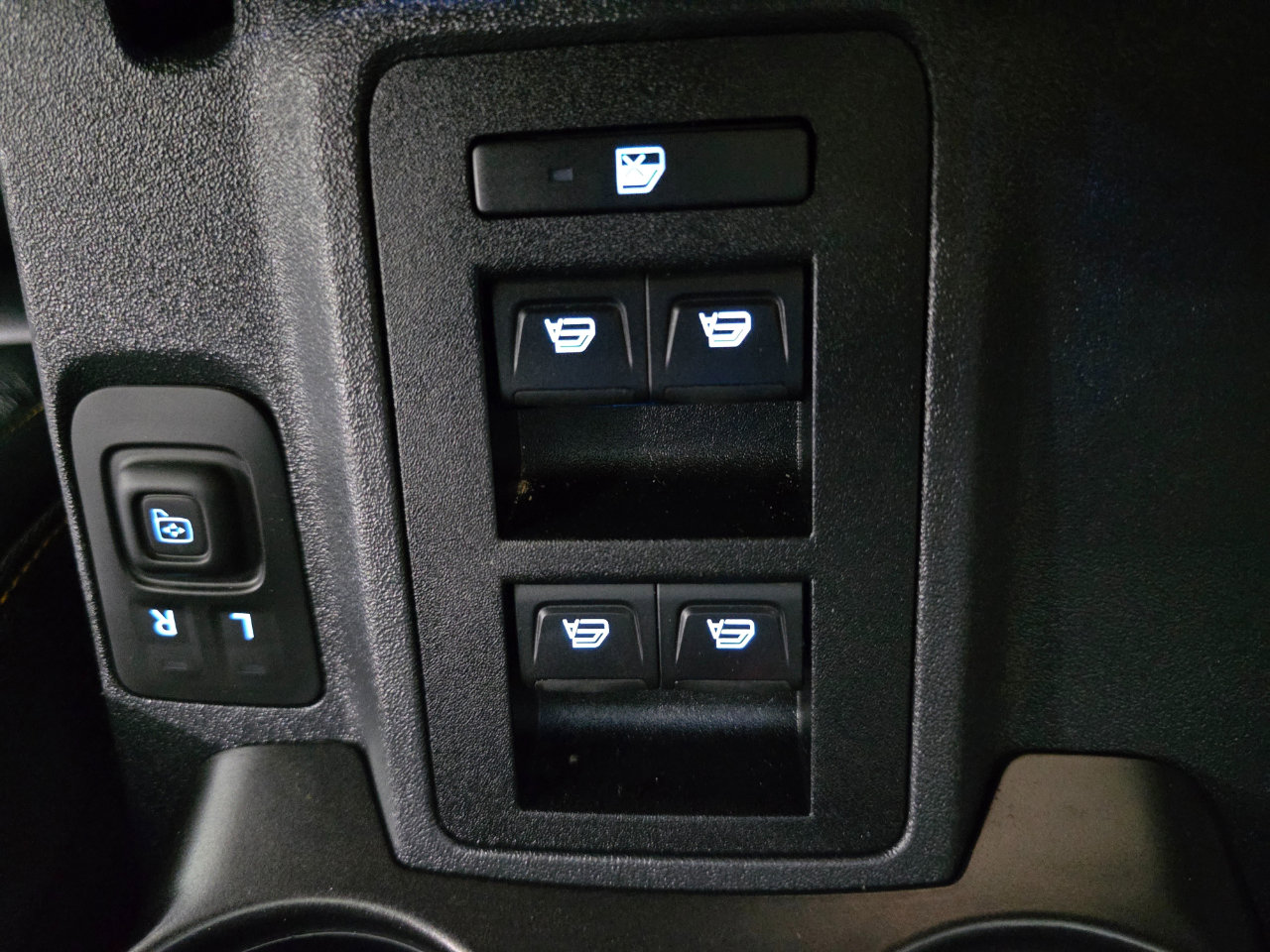 Used 2022 Ford Bronco Badlands image 38