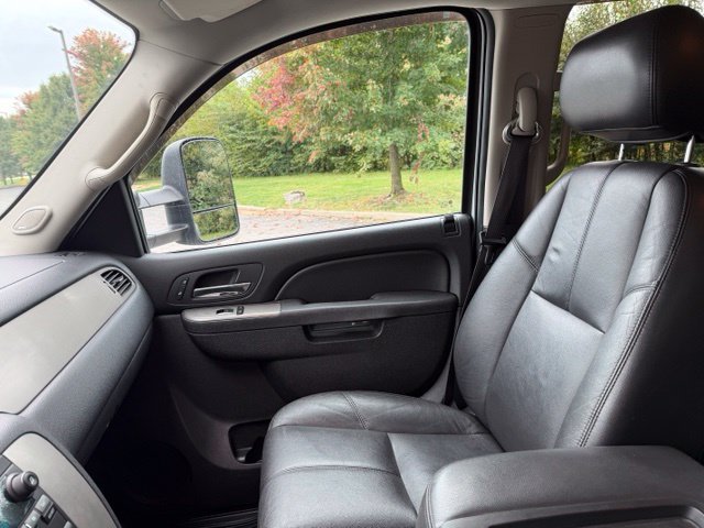 Used 2013 Chevrolet Silverado 2500 LTZ AWD/4WD image 18