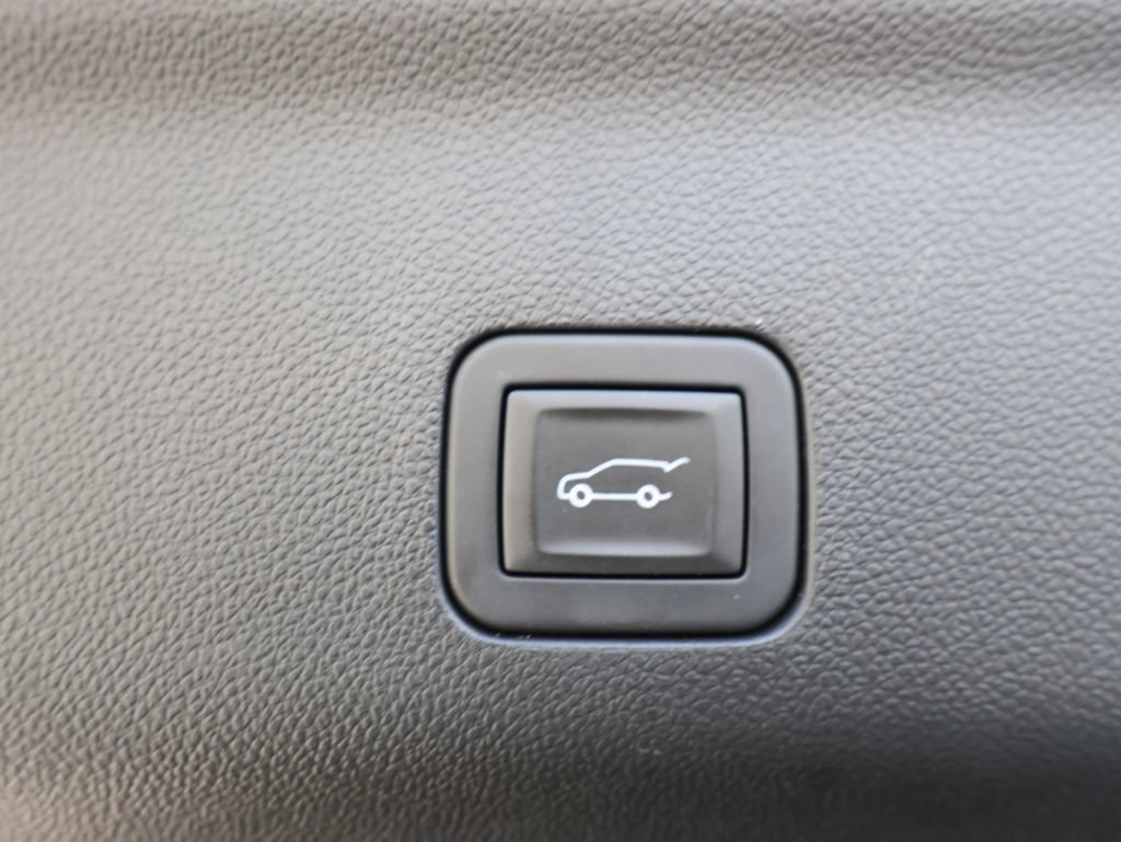 Certified 2025 GMC Yukon AT4 Ultimate AWD/4WD image 40