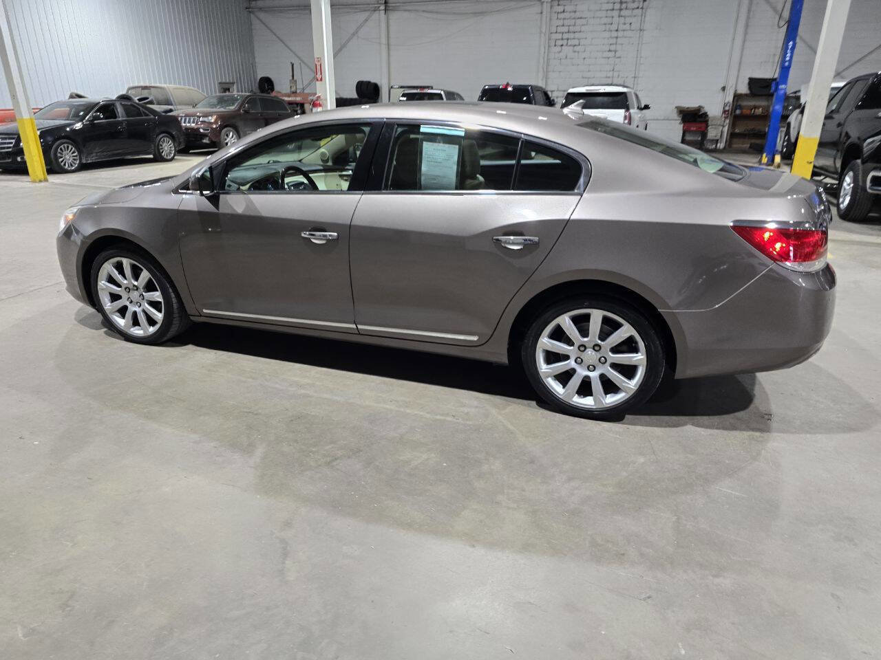 Used 2011 Buick LaCrosse CXS w/ Driver Confidence Package FWD image 6