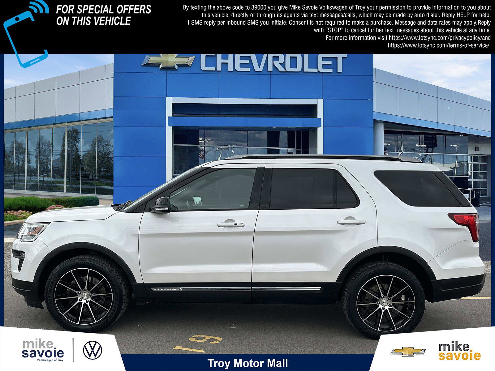 Used 2018 Ford Explorer XLT w/ Equipment Group 202A AWD/4WD image 2