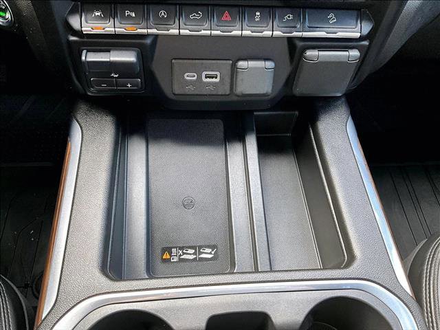 Used 2021 Chevrolet Silverado 1500 High Country w/ Technology Package image 26