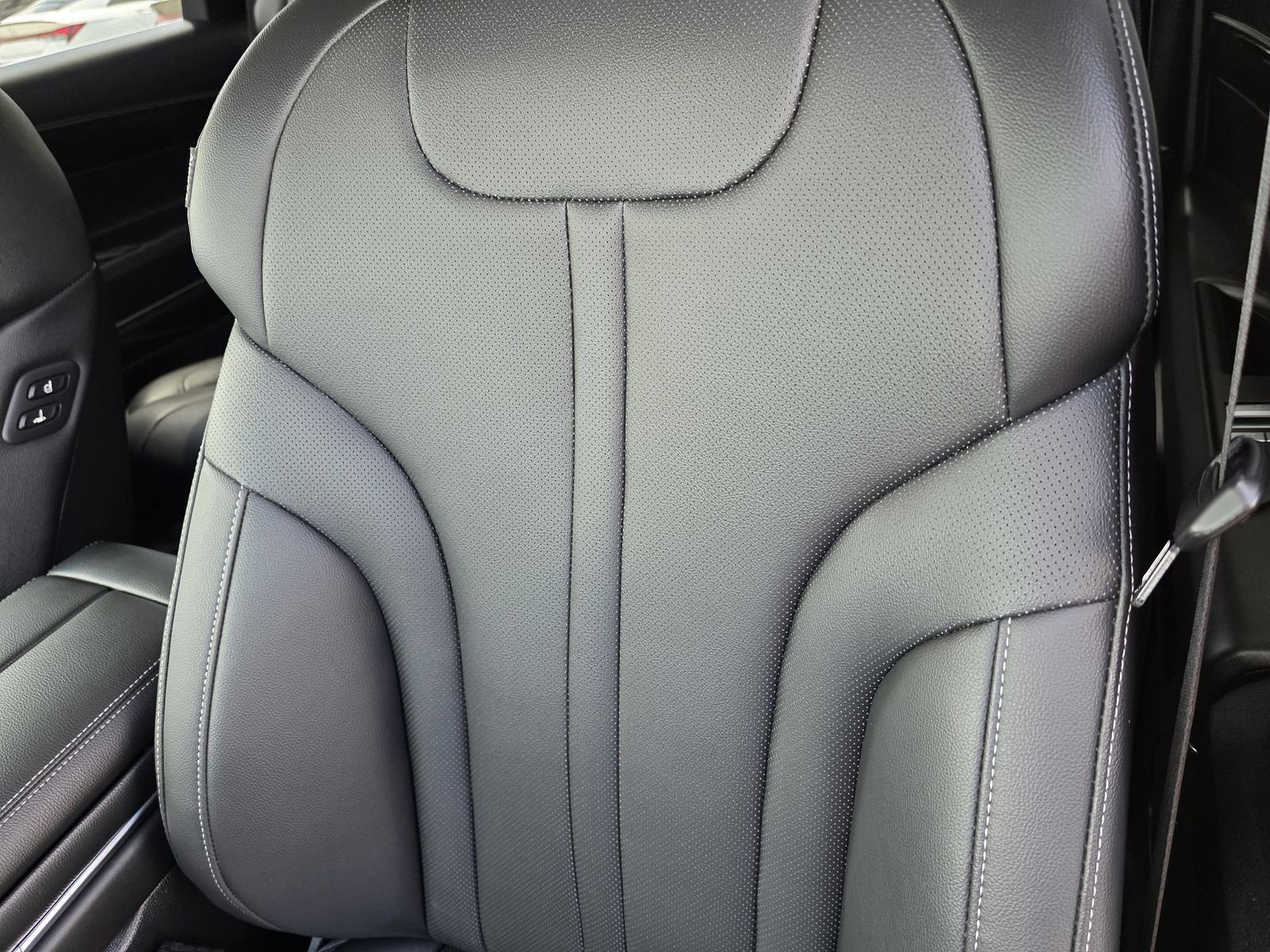 Used 2026 Genesis GV80 2.5T image 14