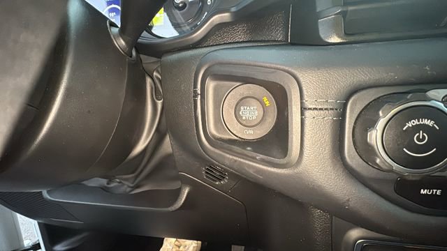 Used 2025 Jeep Wrangler Unlimited Rubicon 4xe w/ Convenience Group image 14