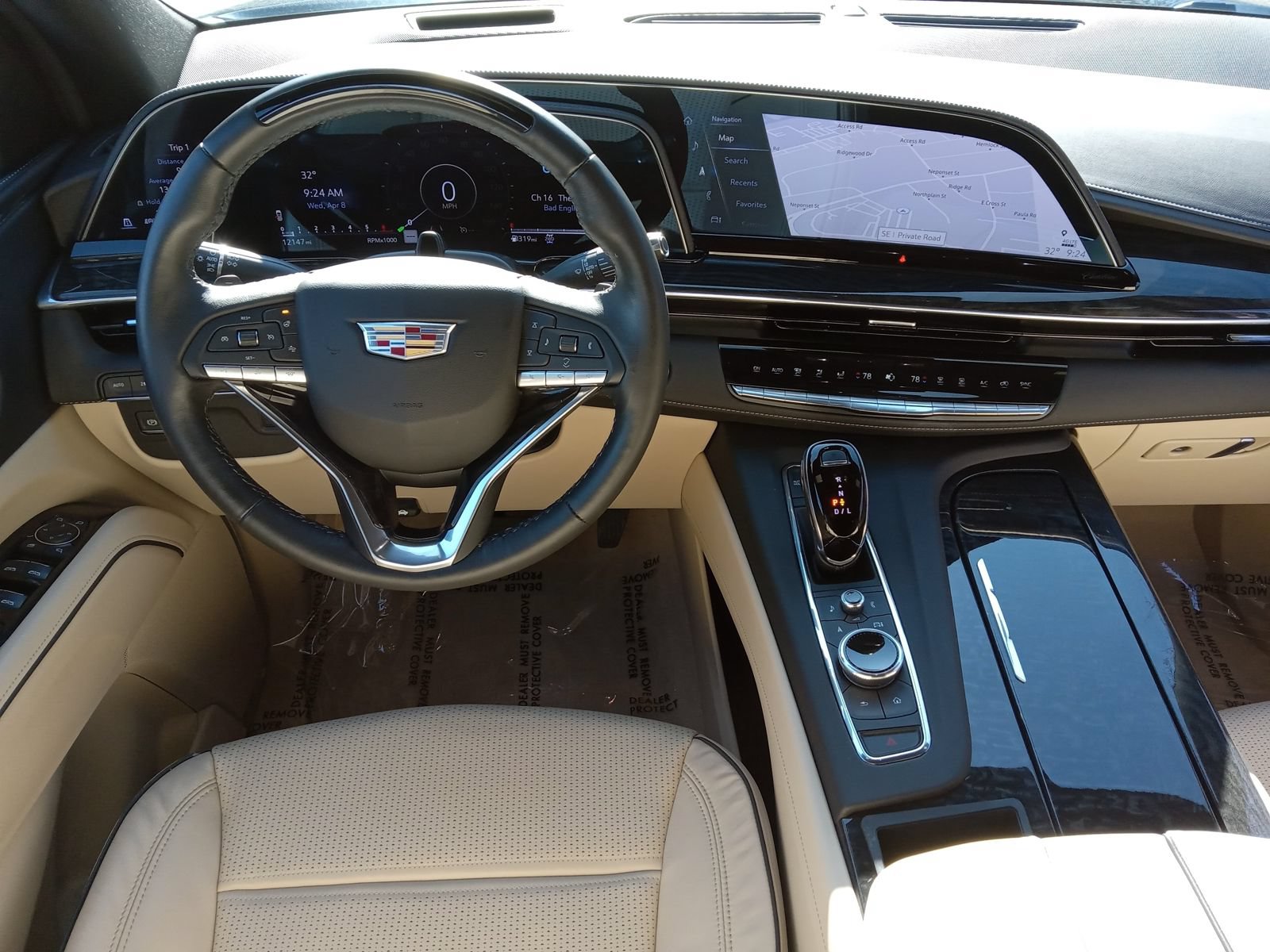 Certified 2024 Cadillac Escalade ESV Premium Luxury AWD/4WD image 15