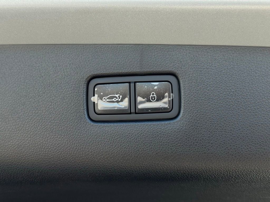 Used 2026 Genesis Electrified GV70 Advanced image 18