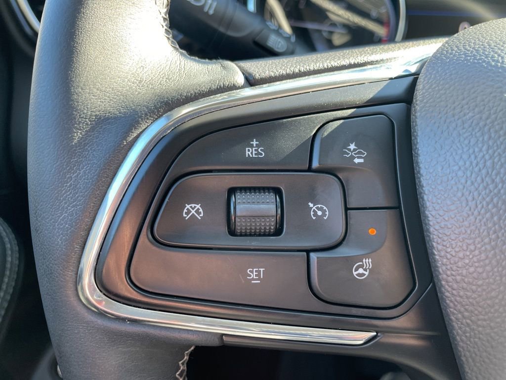 Used 2022 Buick Encore GX Essence w/ Experience Buick Package image 12