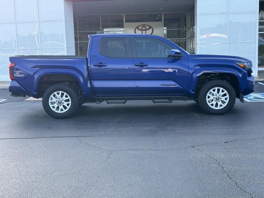 Certified 2025 Toyota Tacoma SR5 image 2