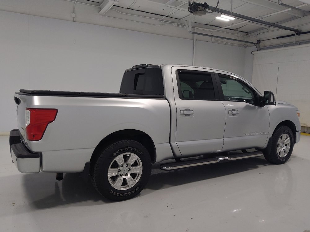 Used 2018 Nissan Titan SV w/ SV Convenience Package AWD/4WD image 10