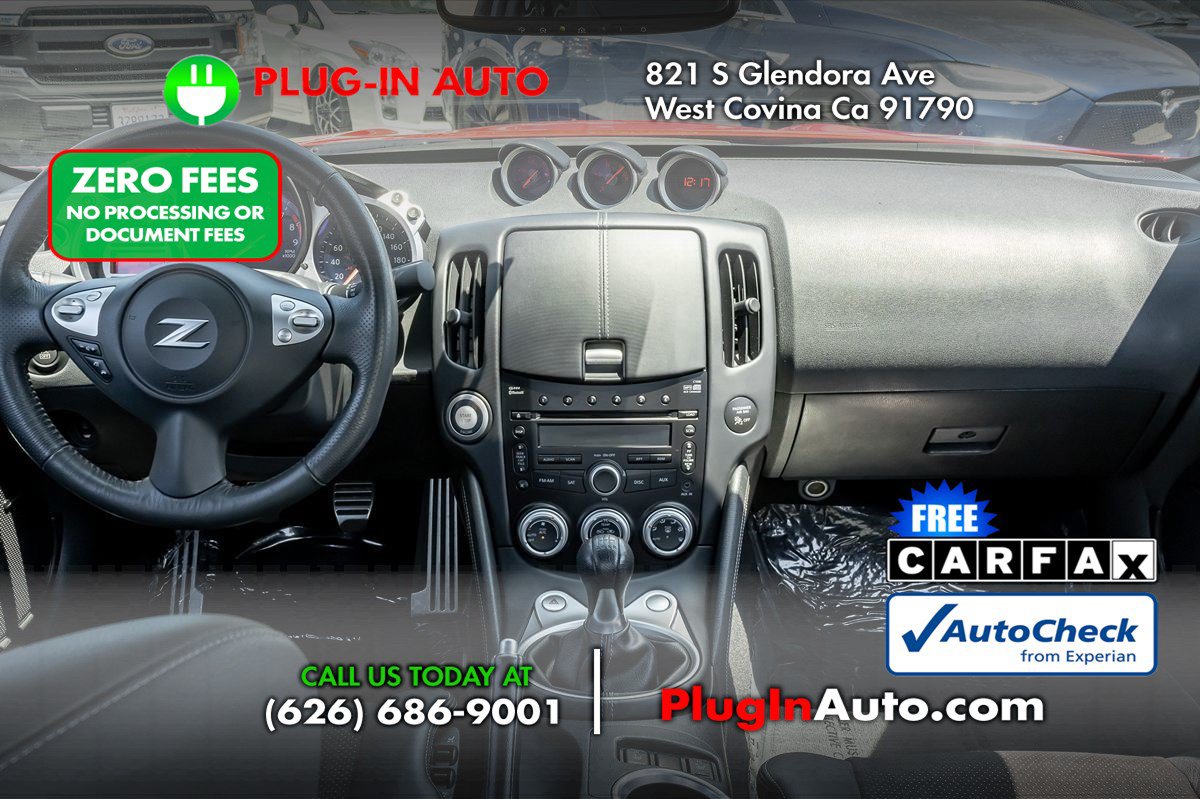 Used 2009 Nissan 370Z Touring RWD image 11