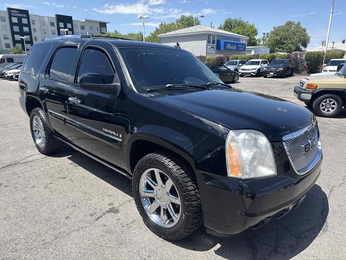 Used 2007 GMC Yukon Denali AWD/4WD image 4