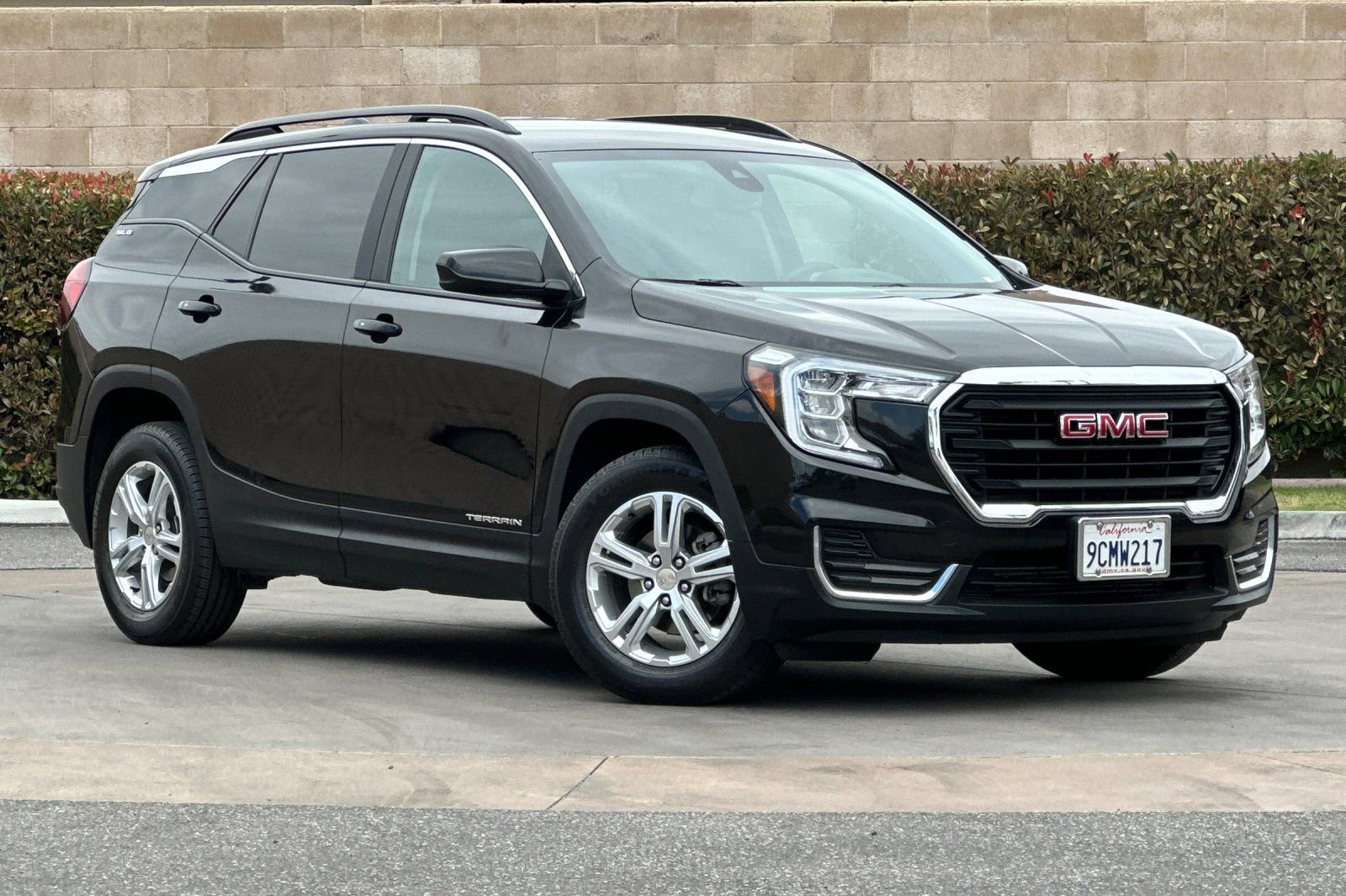 Used 2022 GMC Terrain SLE w/ Driver Convenience Package FWD video 2