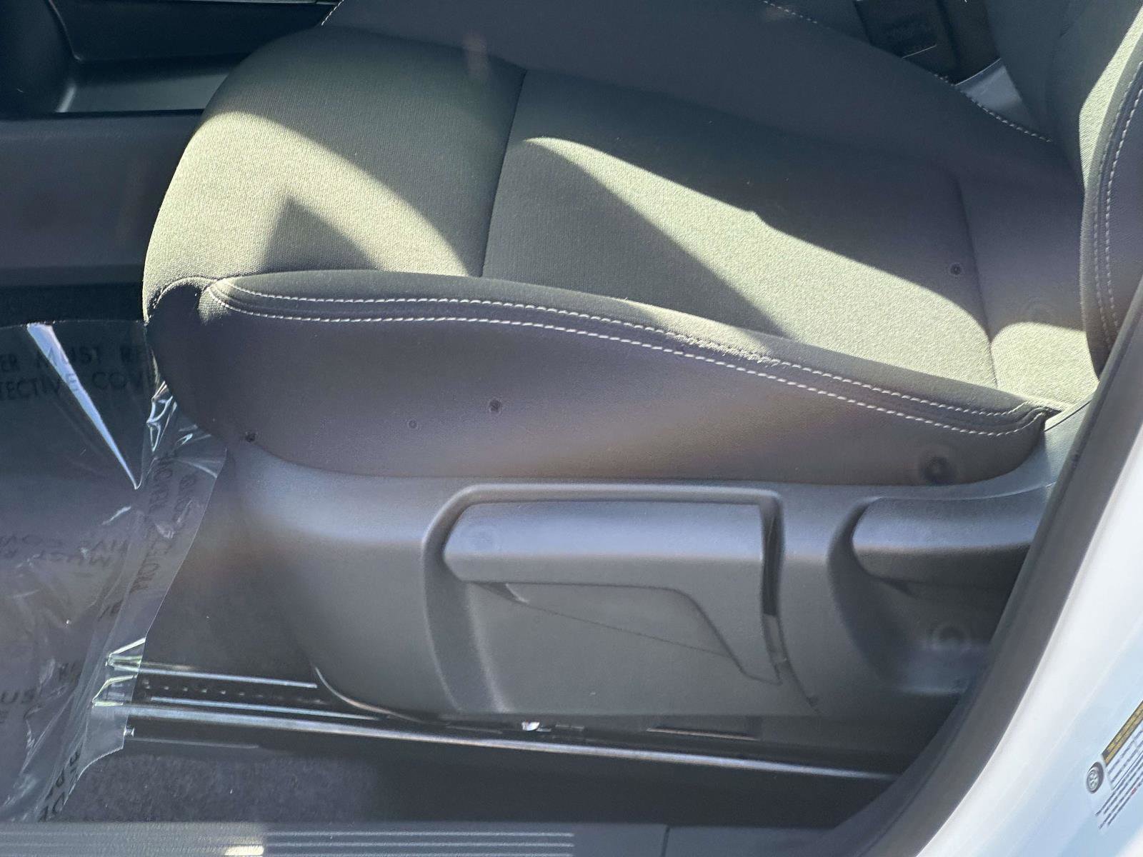 Used 2025 Nissan Rogue S image 15