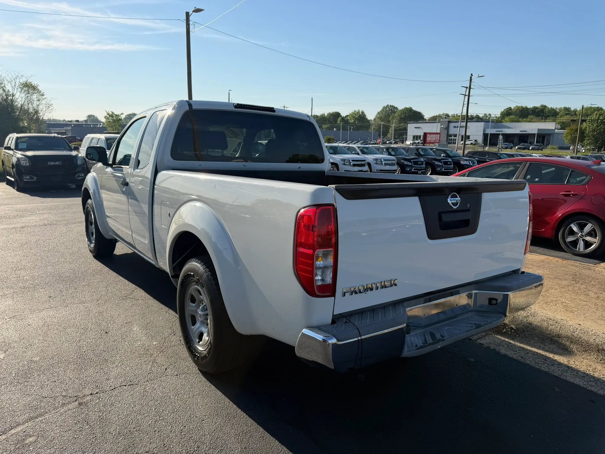 Used 2015 Nissan Frontier S RWD image 5