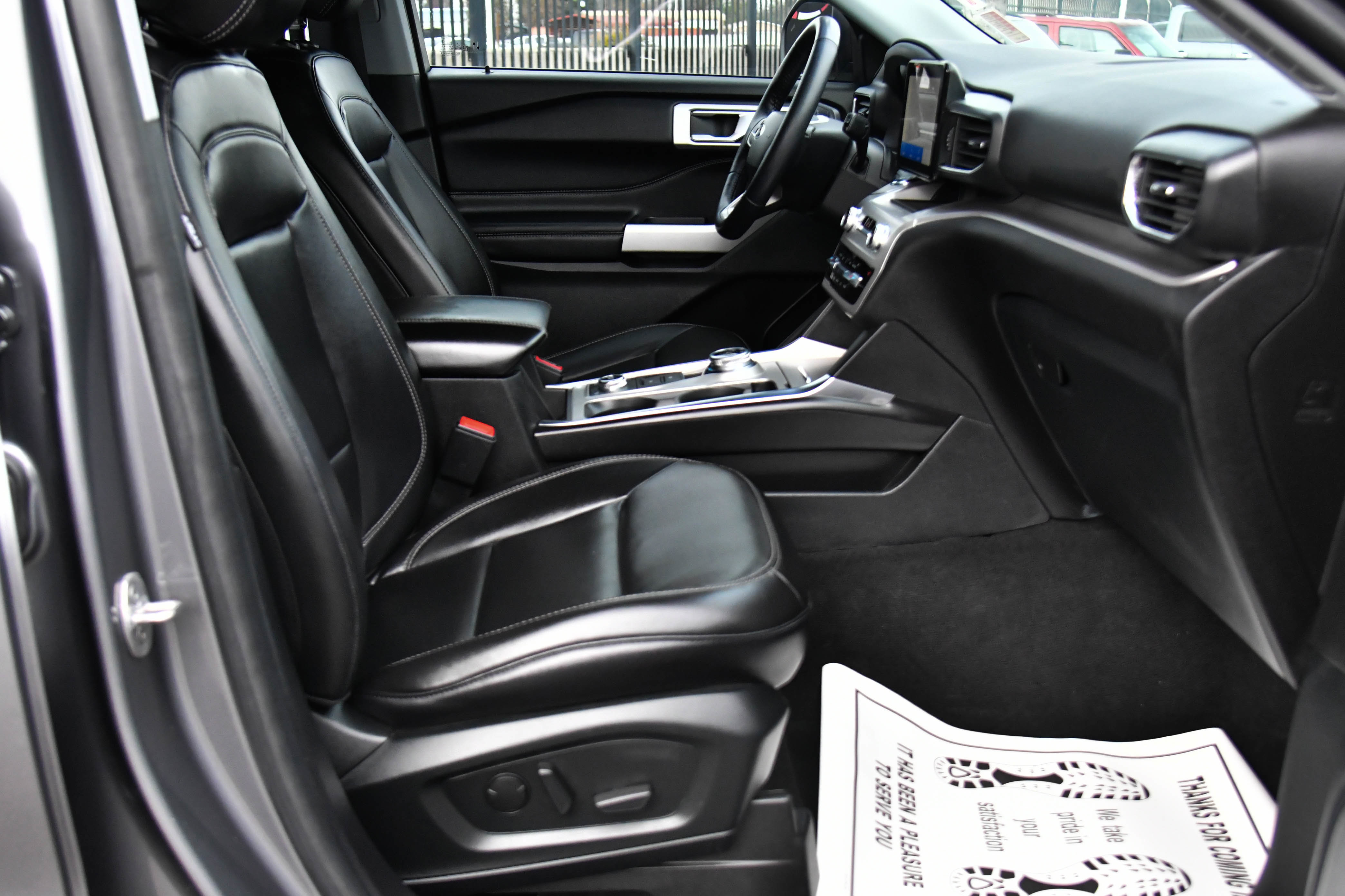 Used 2022 Ford Explorer XLT w/ Equipment Group 202A image 45