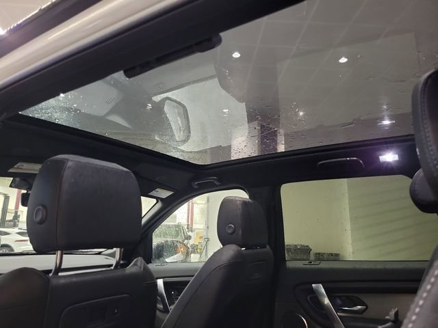 Certified 2025 Land Rover Discovery Sport Dynamic SE image 13