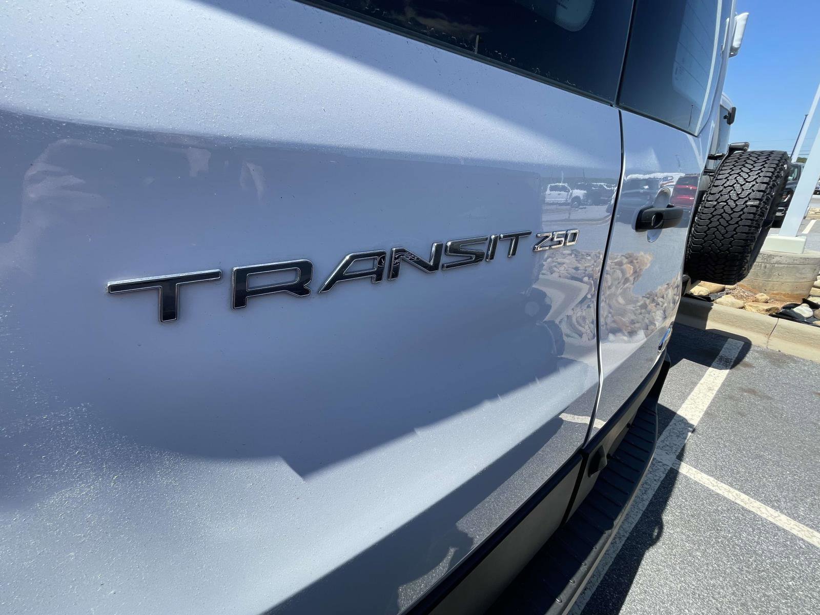 Used 2025 Ford Transit 250 Low Roof w/ Exterior Upgrade Package RWD image 9