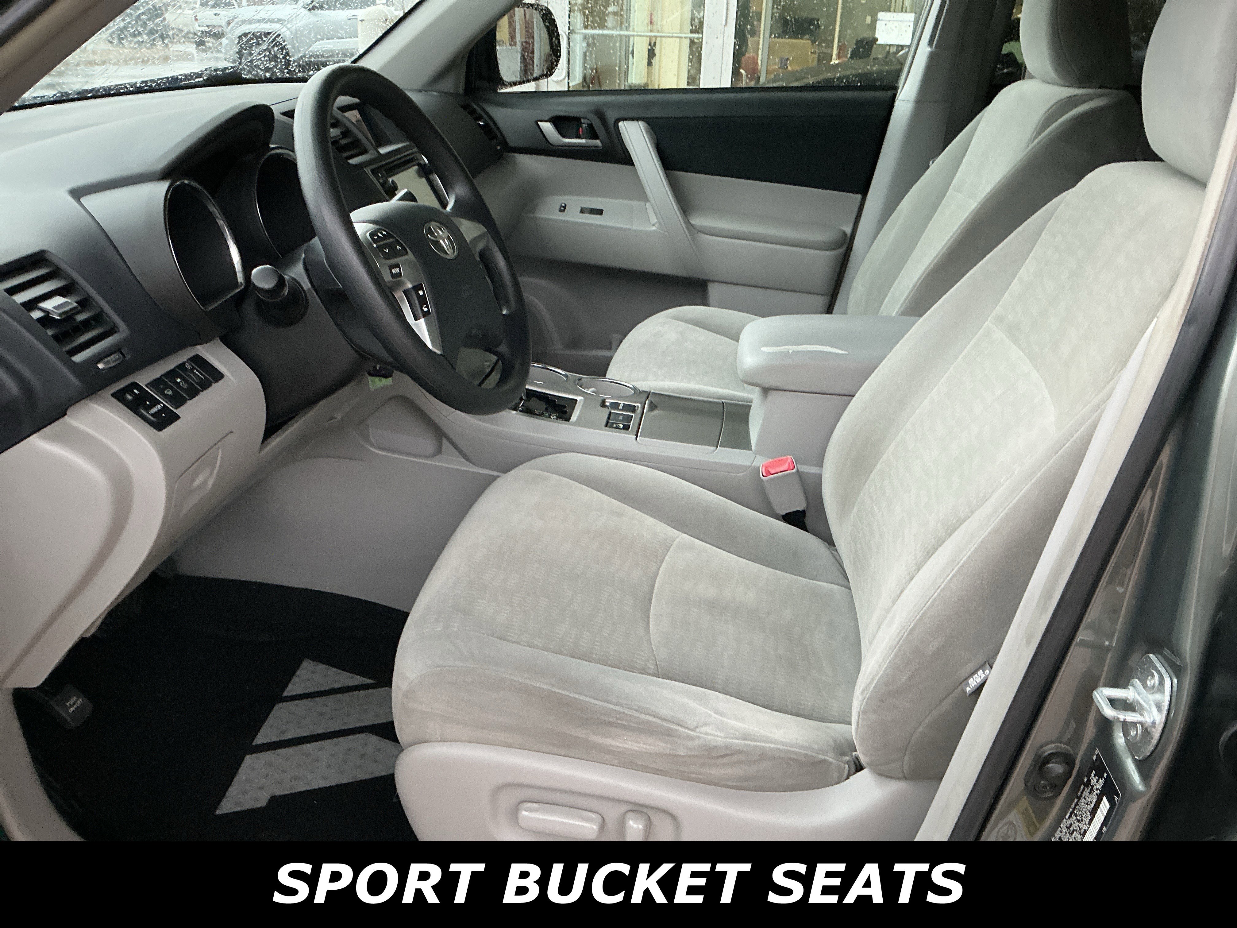 Used 2013 Toyota Highlander Plus image 7