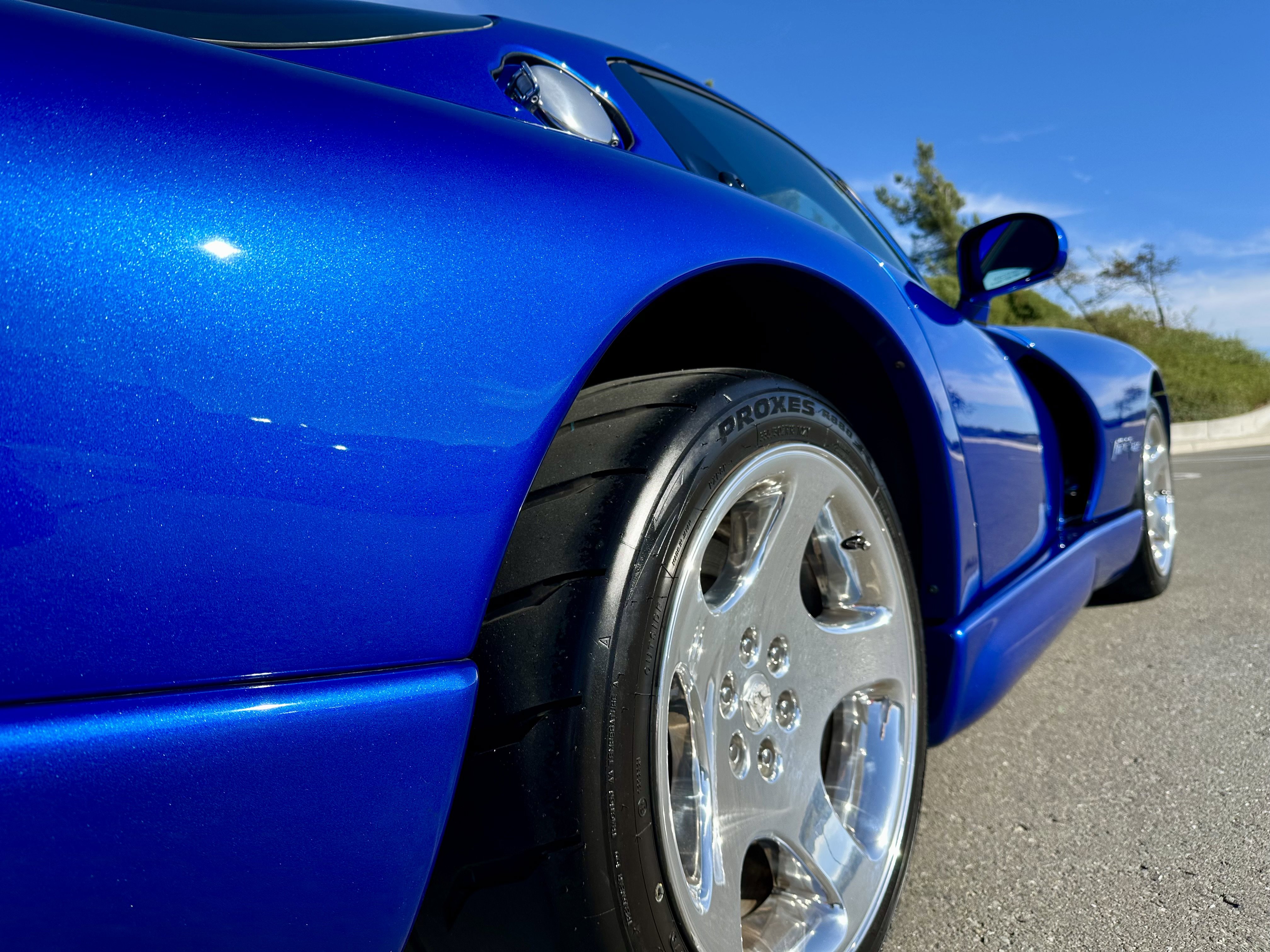 Used 1997 Dodge Viper GTS image 11