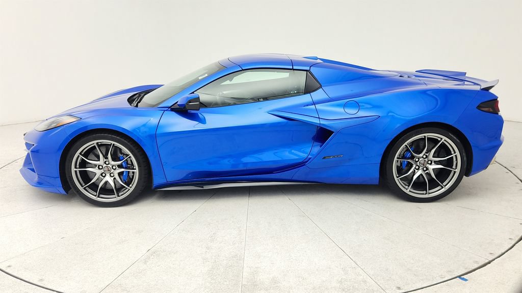 Used 2025 Chevrolet Corvette E-Ray AWD/4WD image 4