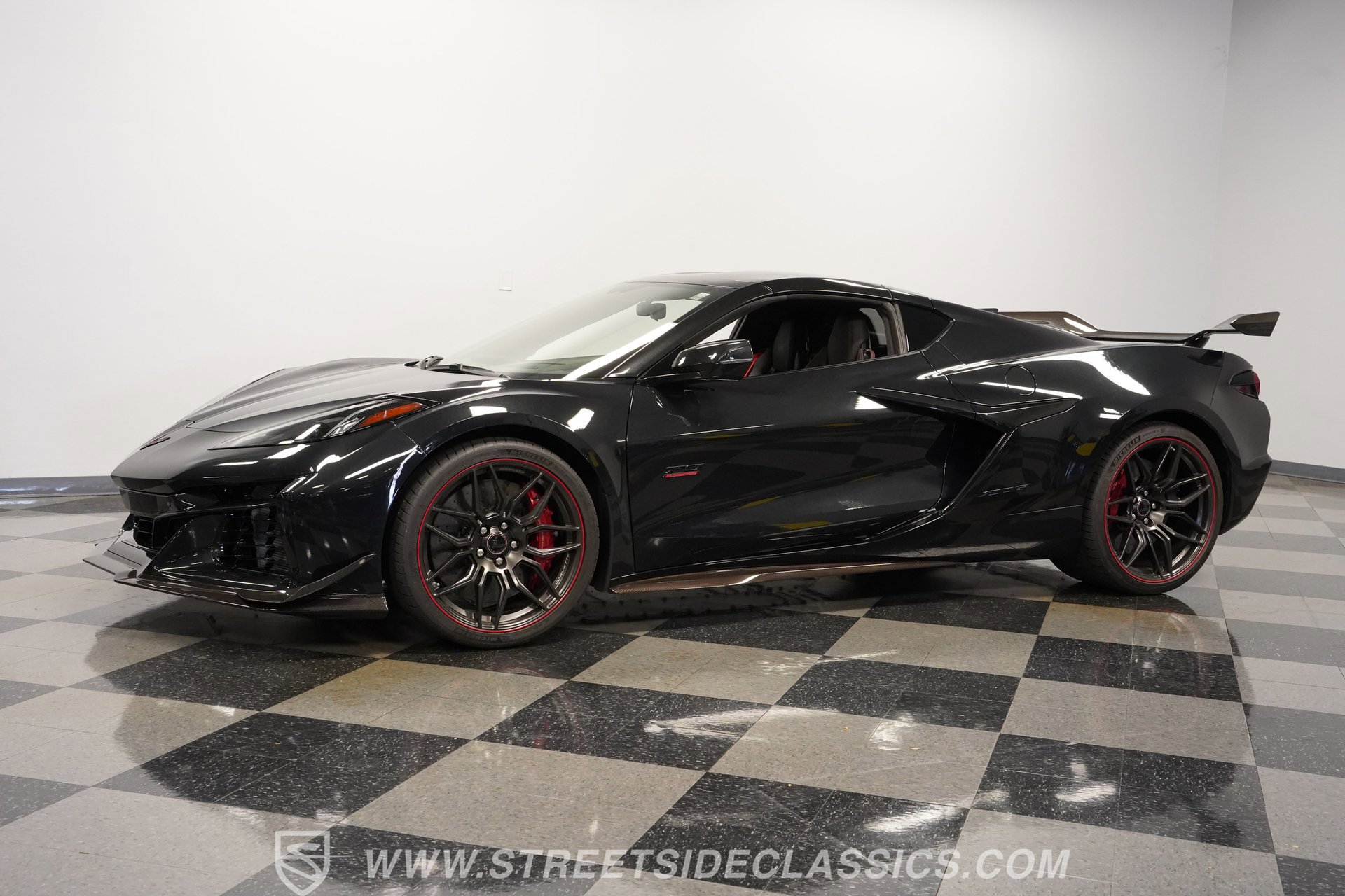 Used 2023 Chevrolet Corvette Z06 image 6