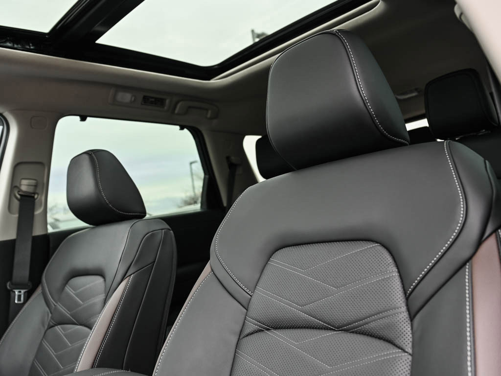 New 2025 Nissan Pathfinder Platinum w/ Lighting Package (N92) image 21