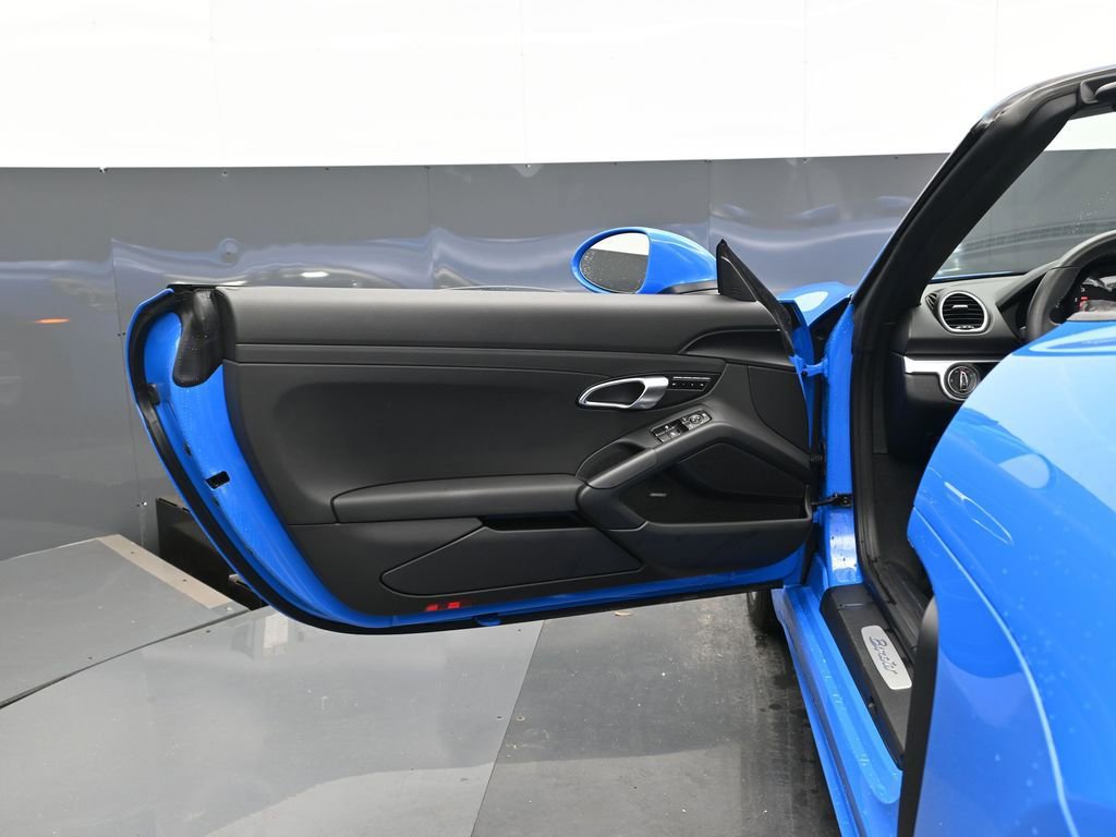 Certified 2025 Porsche 718 Boxster RWD image 8