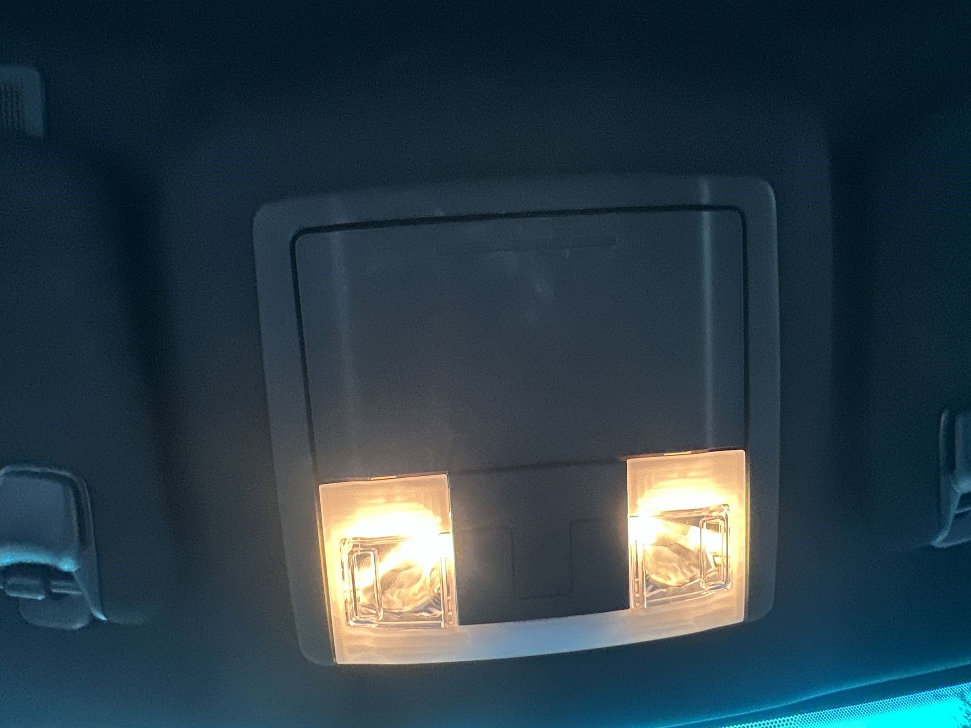 Used 2016 Ford Explorer XLT w/ Equipment Group 202A image 24