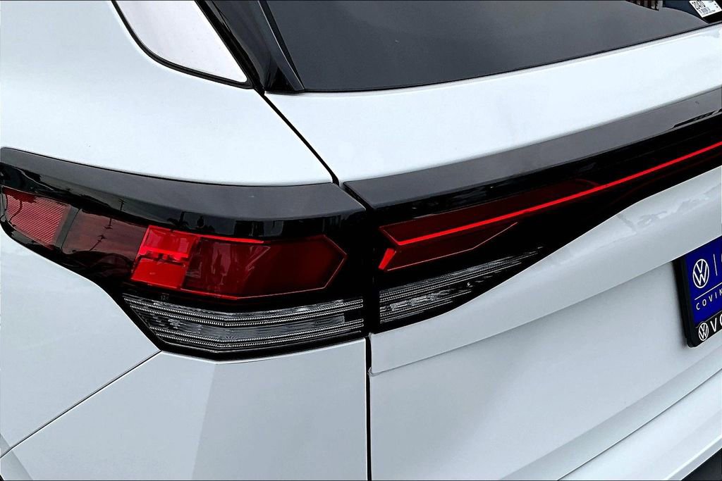 New 2026 Volkswagen Tiguan SE image 21