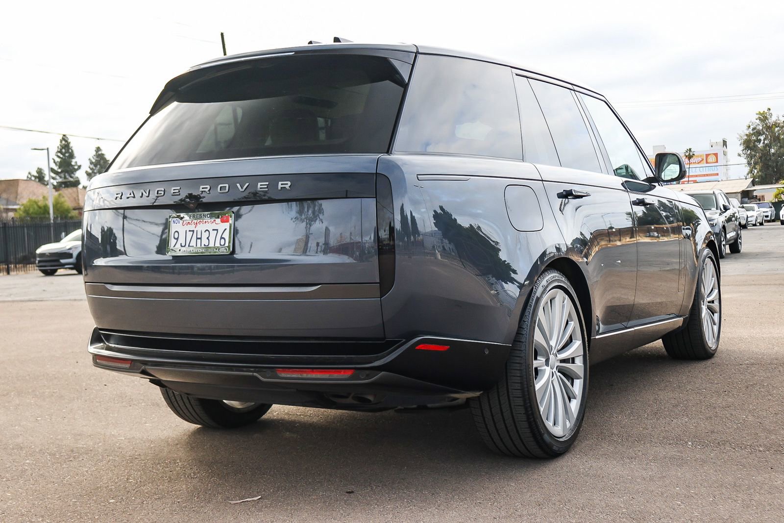 Certified 2024 Land Rover Range Rover SE AWD/4WD image 5