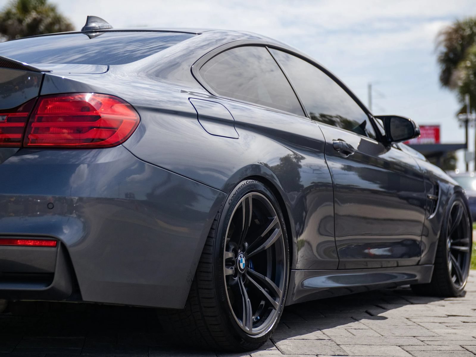 Used 2015 BMW M4 Coupe w/ Executive Package RWD image 15