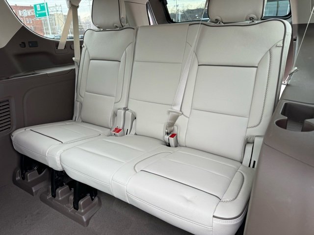 Used 2024 GMC Yukon XL Denali w/ Advanced Technology Package image 9