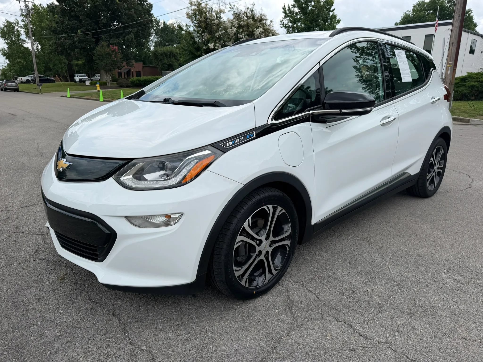Used 2018 Chevrolet Bolt Premier w/ Driver Confidence II Package FWD image 8