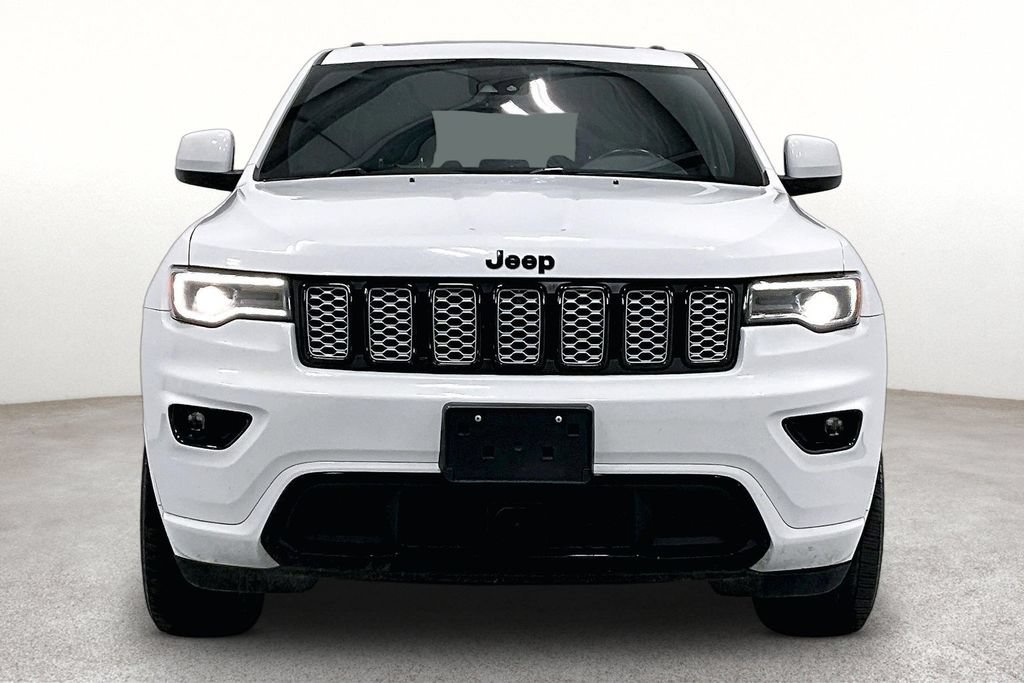 Used 2020 Jeep Grand Cherokee Altitude AWD/4WD image 4