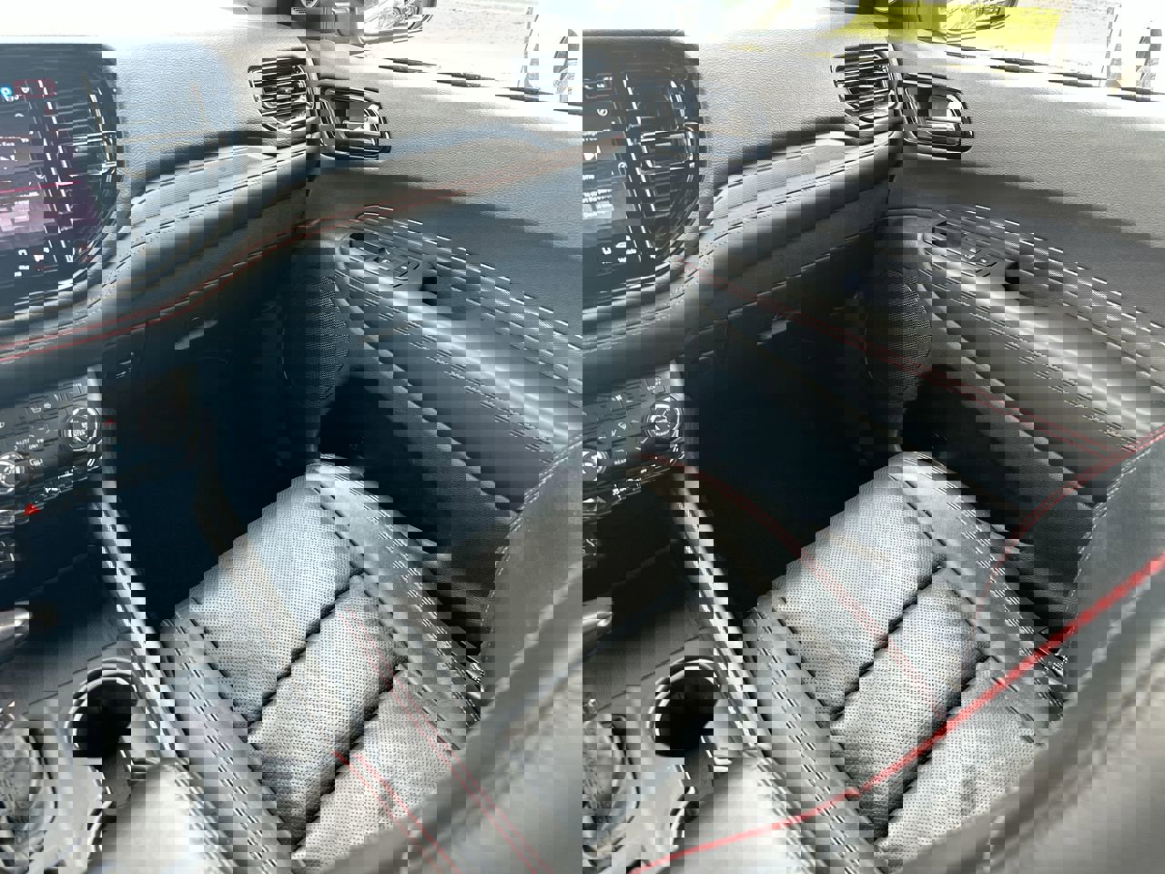 Used 2024 Dodge Durango GT image 14