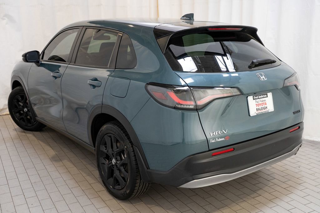 Used 2024 Honda HR-V Sport image 3