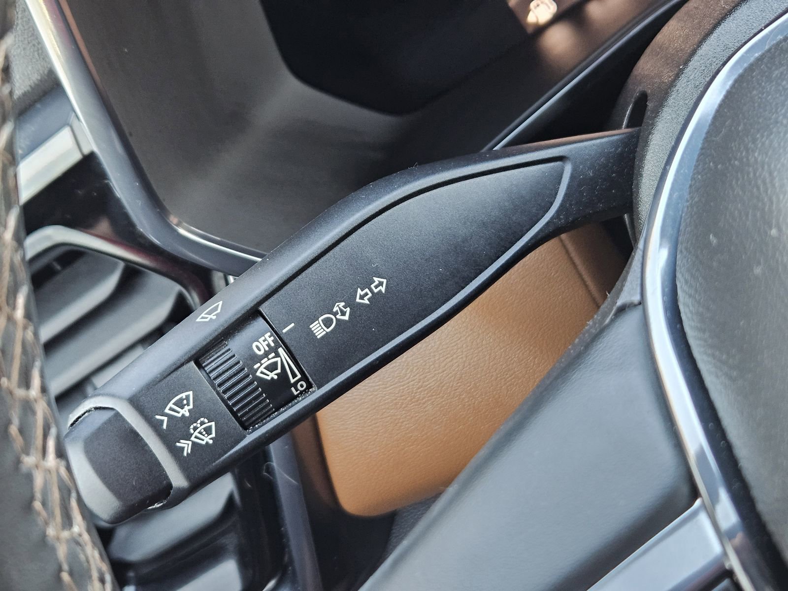 Used 2023 GMC Canyon AT4 w/ AT4 Premium Package image 28