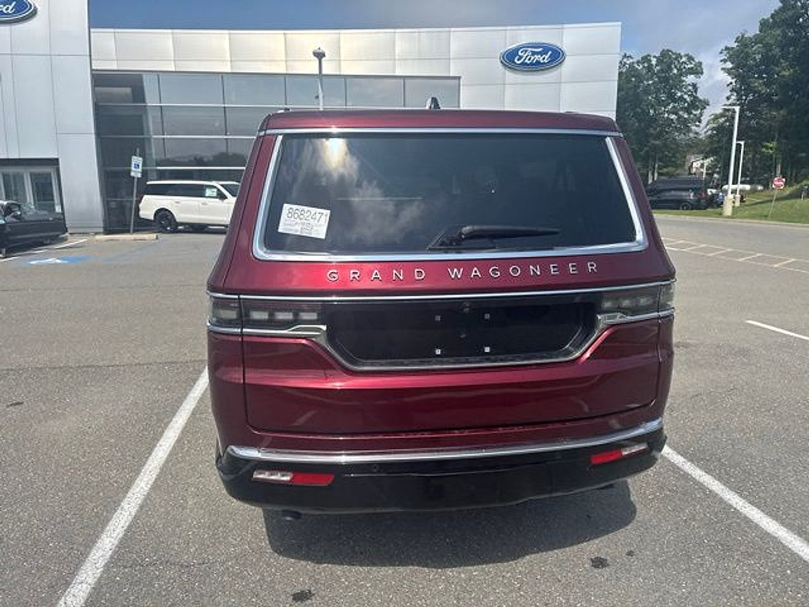 Used 2025 Jeep Grand Wagoneer L Series III AWD/4WD image 10