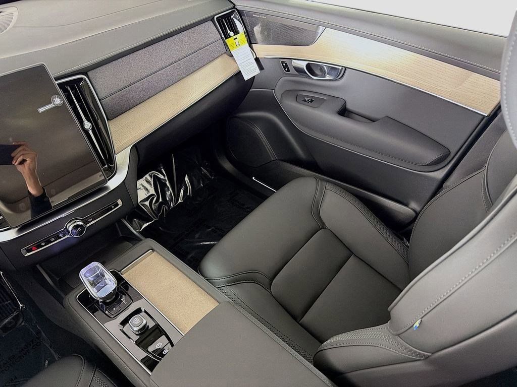 New 2026 Volvo XC90 B5 Plus w/ Protection Package AWD/4WD image 25